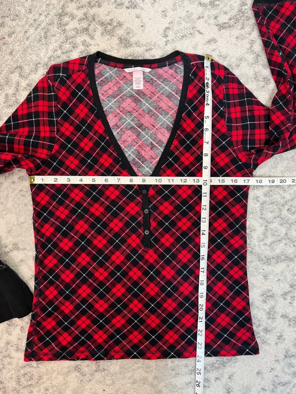 VICTORIA’S SECRET BUNDLE BLACK RED PLAID TOTE SLIPPERS NWT KNIT TOP PANTS SZ MD - Picture 12 of 16